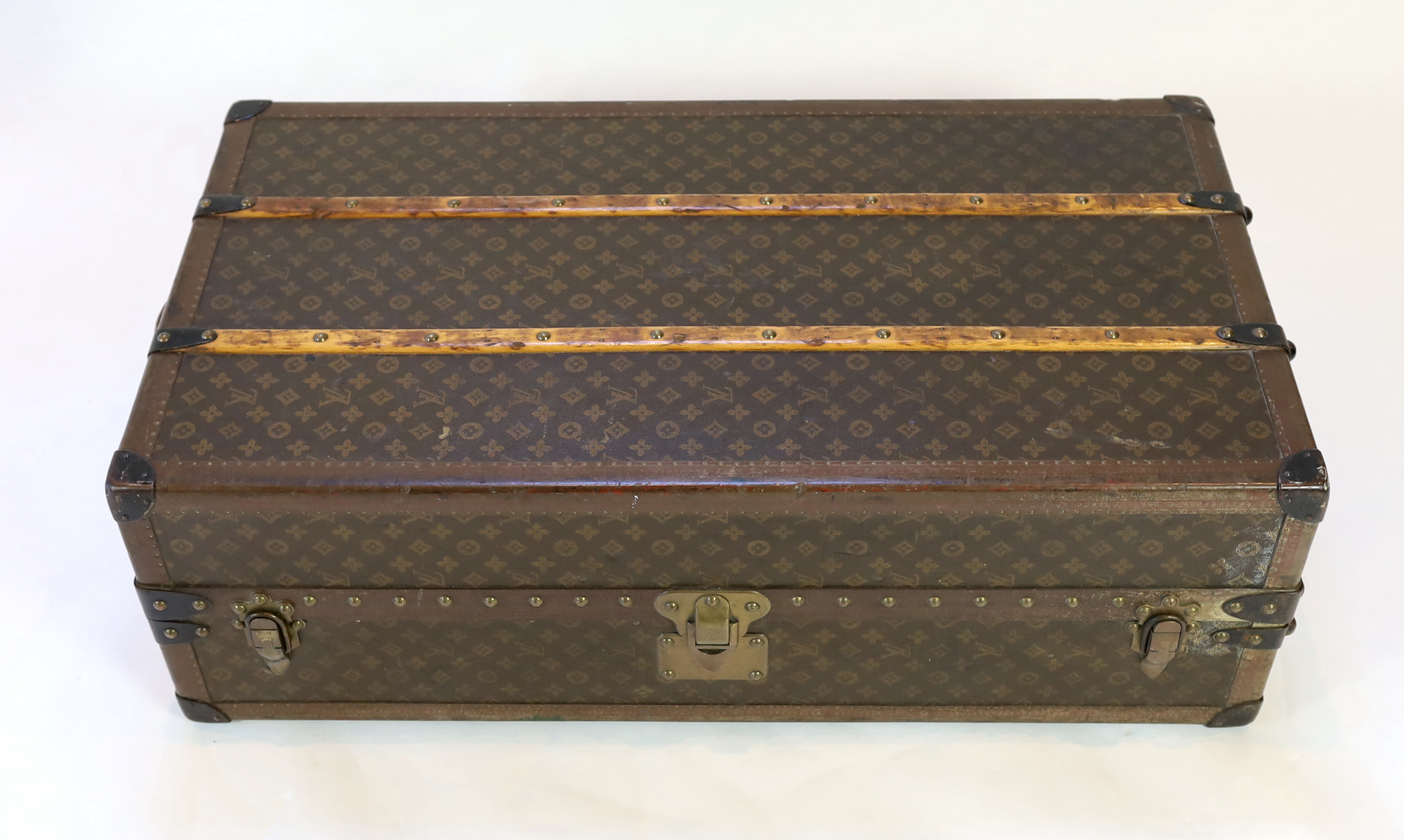 A vintage Louis Vuitton monogram canvas wardrobe trunk, width 101cm, depth 55cm, height 33cm